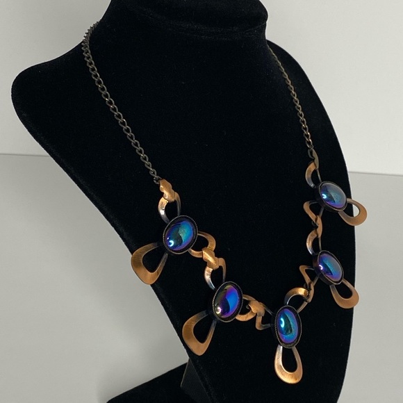 VINTAGE Unique Necklace with Iridescent Cabochons! - Picture 5 of 10